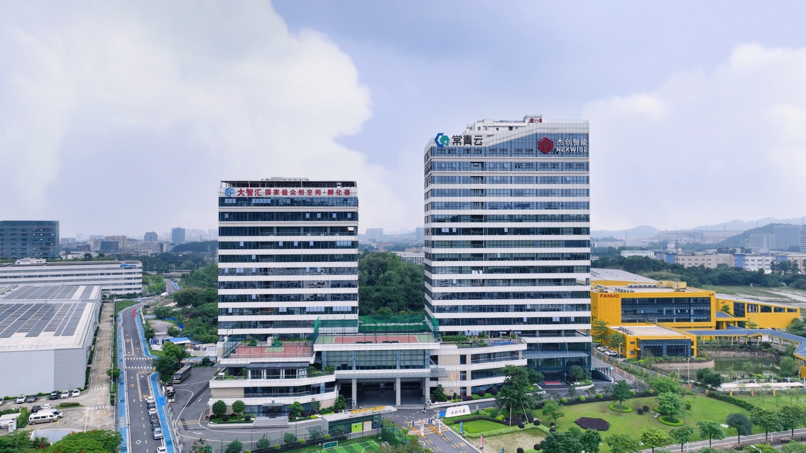 1720072812241 Z6.COM-尊龙集团大厦(晴天)